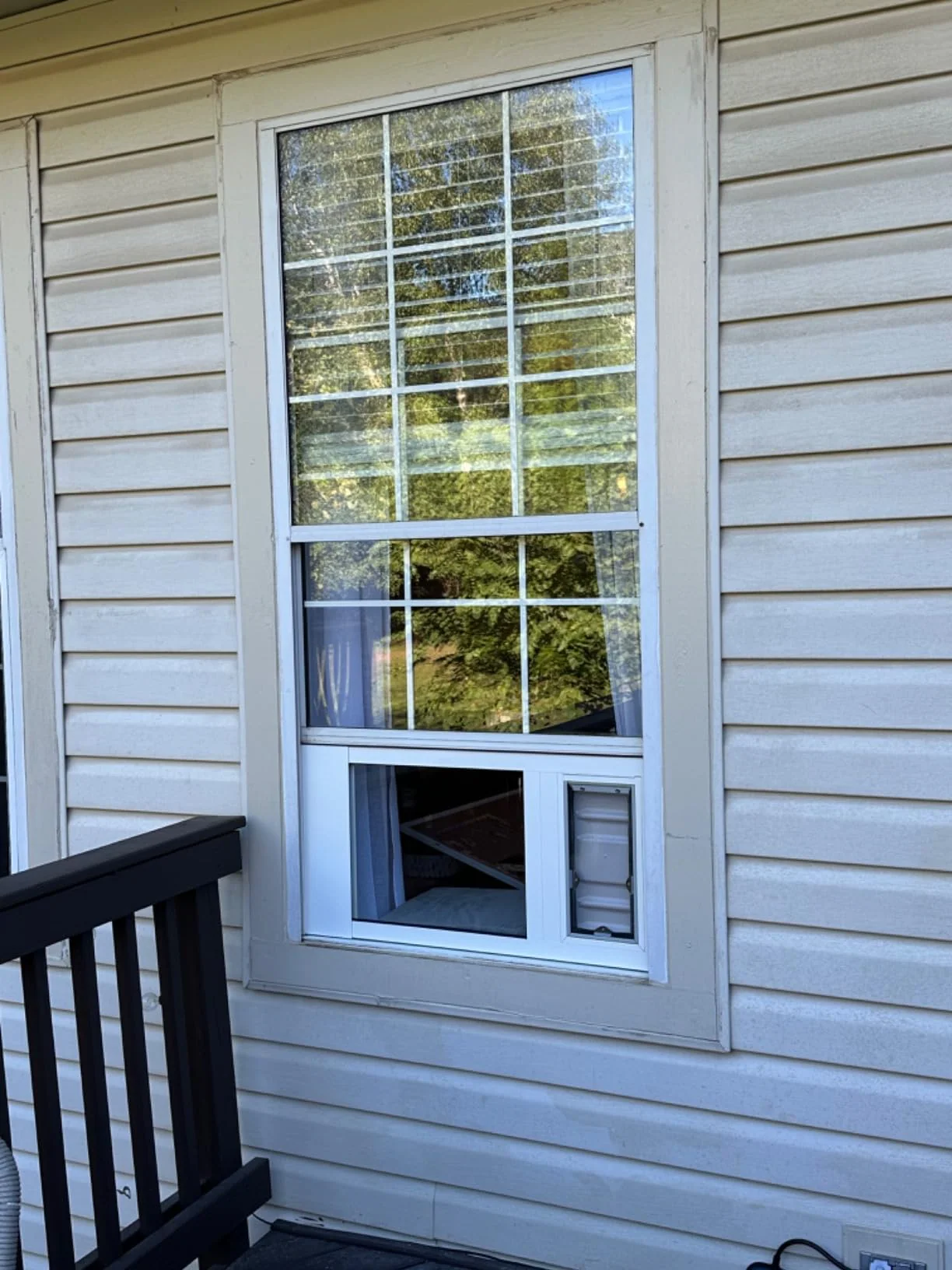 Liberty Pet Door for White Sash Windows - Image 12